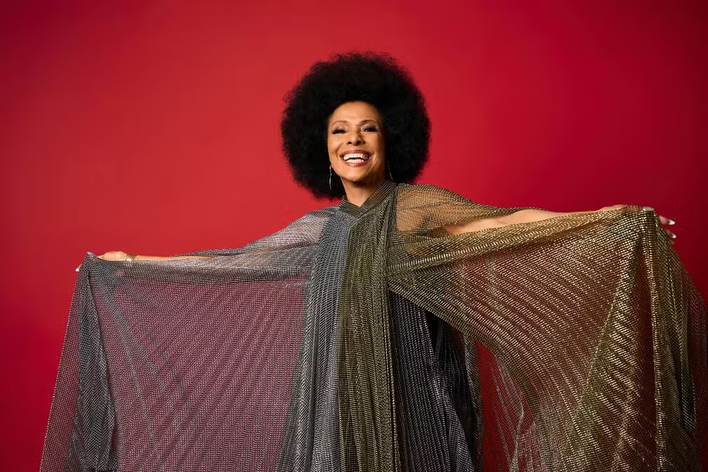 “NEM LÁGRIMAS, NEM DOR”.  Eliana Pittman interpreta canções de Jorge Aragão no seu mais recente trabalho