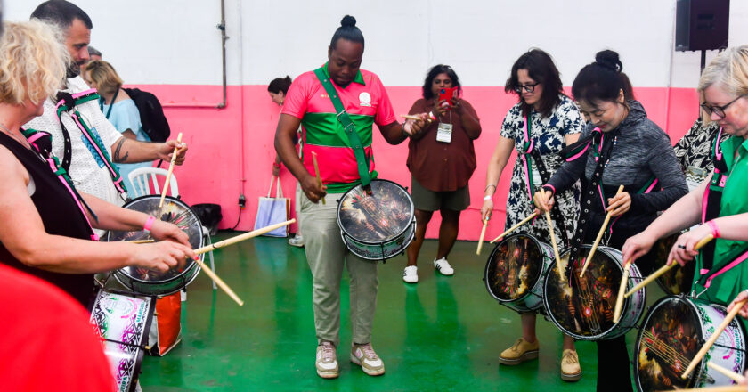Mangueira mostrou os bastidores do Carnaval na conferência internacional de gestão cultural no Rio