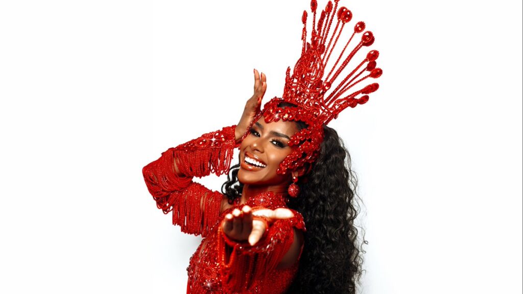 Bellinha Delfim é a nova Rainha de Bateria da Unidos do Viradouro