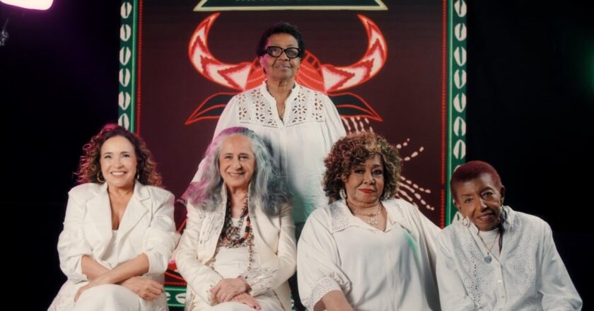 As mulheres de OYA, Alcione, Leci Brandão, Maria Bethânia e Daniela Mercury gravam samba da Mangueira para o Carnaval de 2027